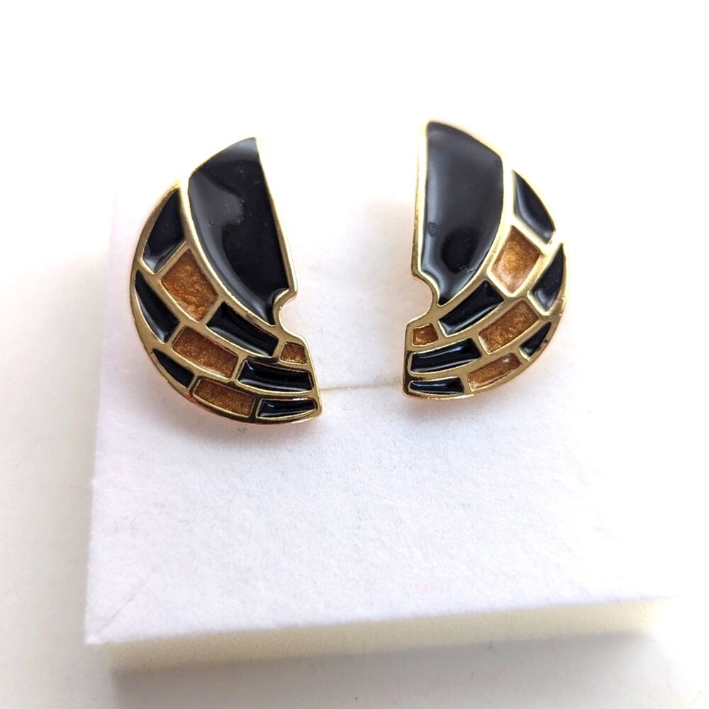 Vintage 80s Trifari Modern Gold Tone Black Enamel Left Right Post Stud Earrings